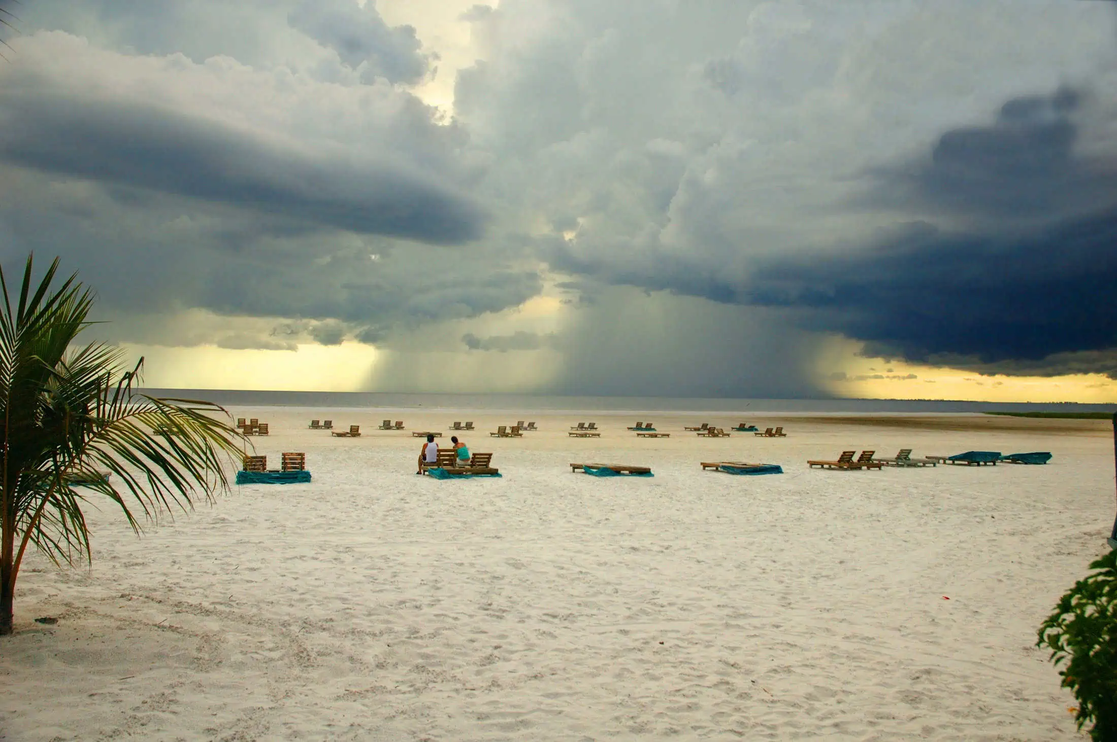 Rain in Florida_0407 - Weather forecast: Northern lights may dazzle 10 states Wednesday