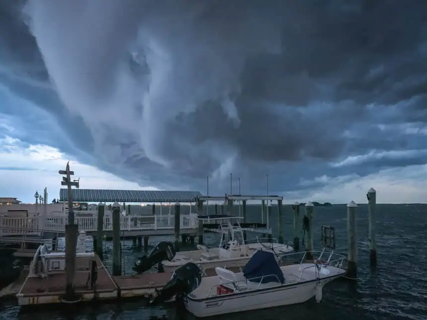 tornado-in-new-jersey-0907 - Weather alert New Jersey: Tornado warning in Monmouth and Ocean